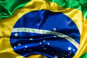 Säännöt Brasilian lipun pitämisestä parvekkeilla MM-kisojen aikana herättävät keskustelua asunnoissa