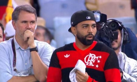 Gabigol no gramado neste momento