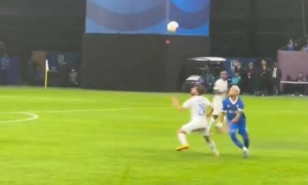 neymar dá chapeu
