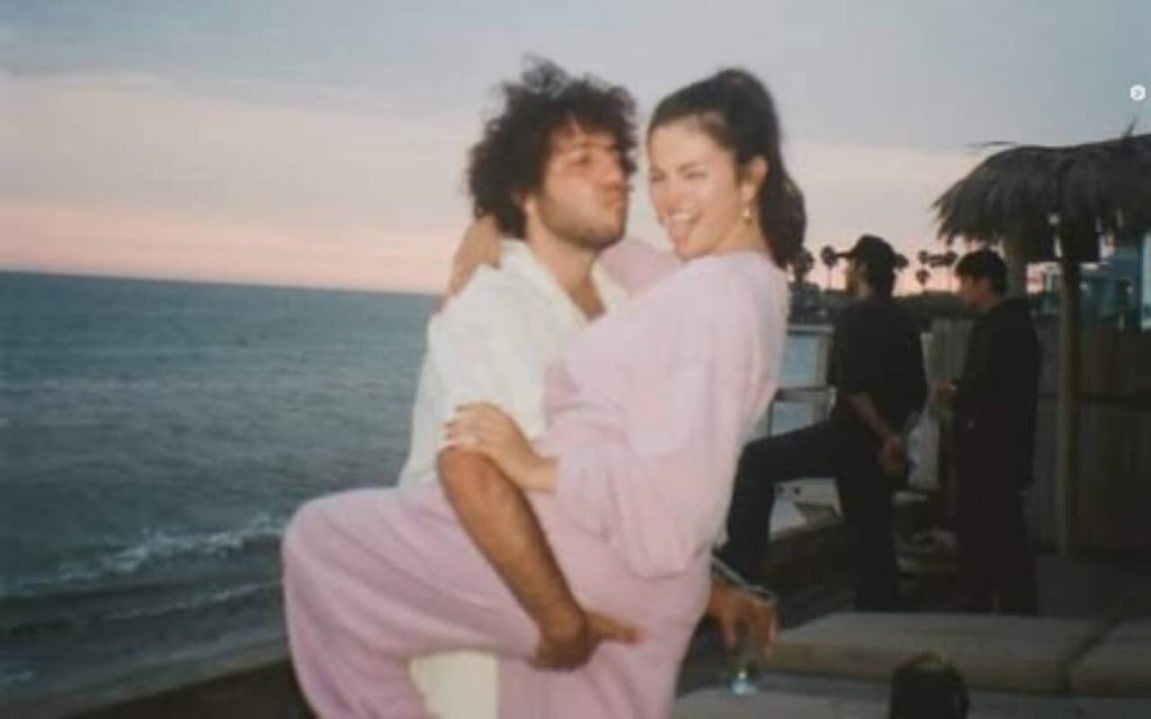Selena Gomez e Benny Blanco adiam anúncio de noivado por causa de Justin Bieber, diz site