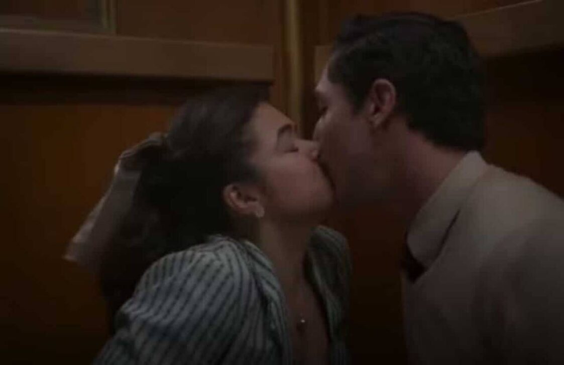 Bia e Ronaldo se beijam
