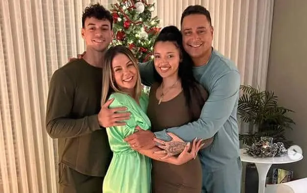 Carla Perez e família