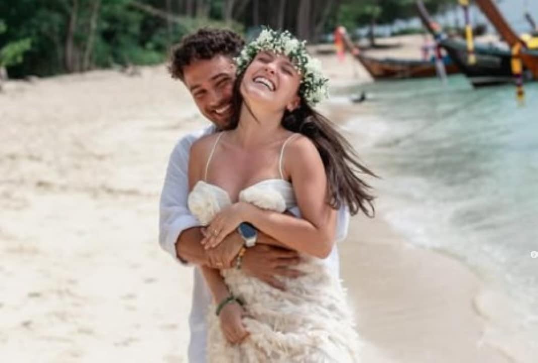 Larissa Manoela e marido