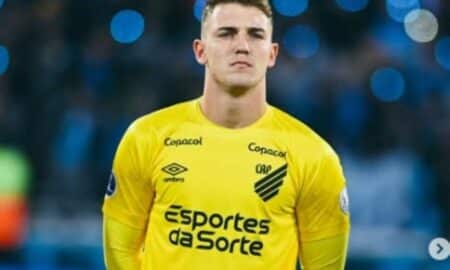 Léo Linck goleiro do Athletico PR