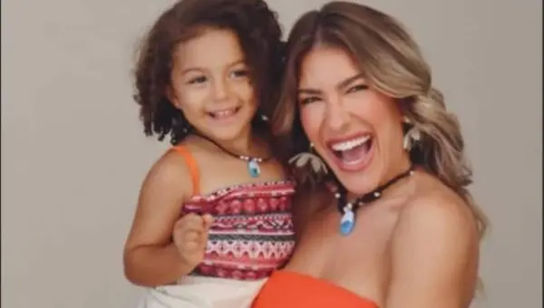 Lore Improta e filha