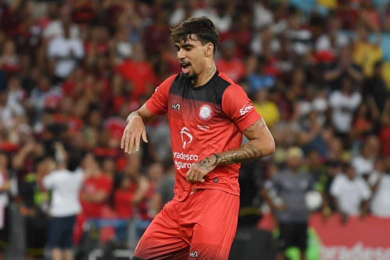 Lucas Paquetá deseja voltar ao Flamengo enquanto Botafogo mira negociação que pode envolver Igor Jesus com West Ham