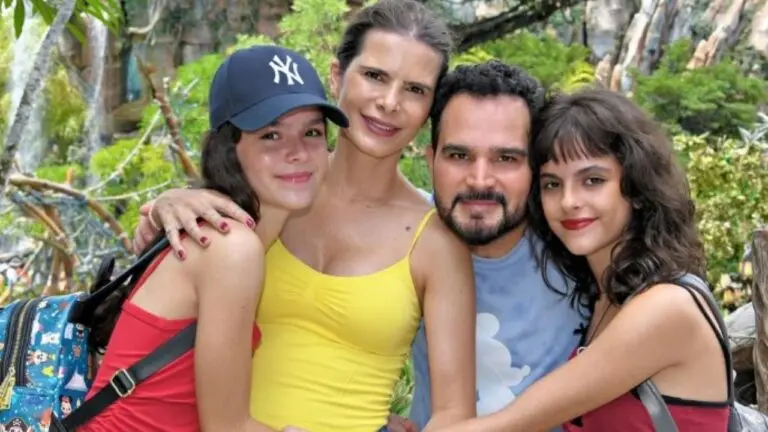 Luciano Camargo, Flávia Camargo e filhas
