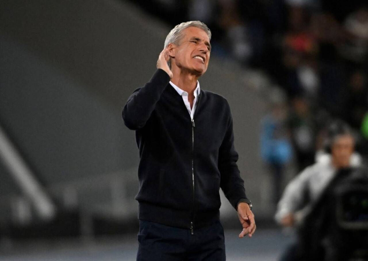 Luís Castro faz exigências para seguir negociações com o Atlético-MG: desafios e expectativas para o novo técnico do galo