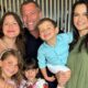 Malvino Salvador e Kyra Gracie com os filhos