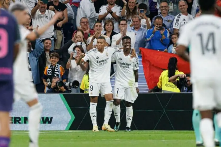 Mbappé e Vini Jr Real Madrid