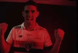 Com ida de Oscar para o São Paulo, só dois jogadores do 7 a 1 seguem fora do Brasil