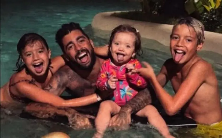 Pedro Scooby e família