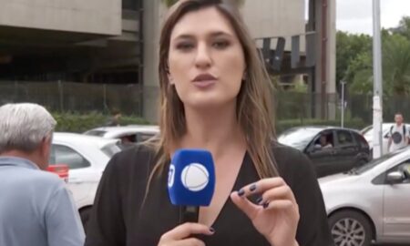 Repórter da Record Marina Caixeta