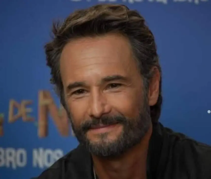 Rodrigo Santoro emociona ao revelar fotos de suas filhas e reflete sobre amor e perdão