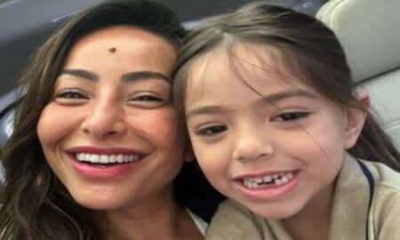 Sabrina Sato com sua filha Zoe