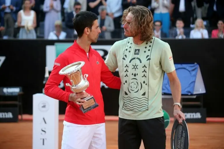 Tsitsipas e Djokovic