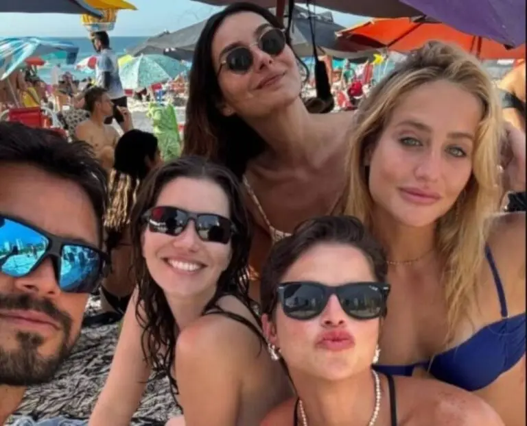 Agatha Moreira e amigos