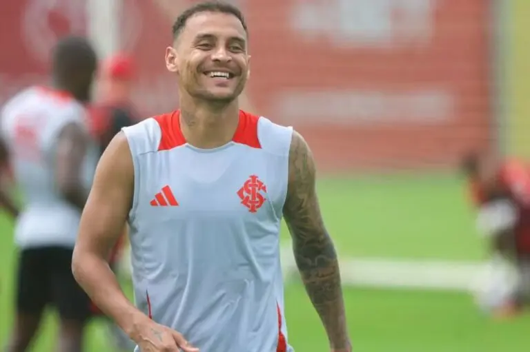 Alan Patrick tem contrato com o Inter até 2026