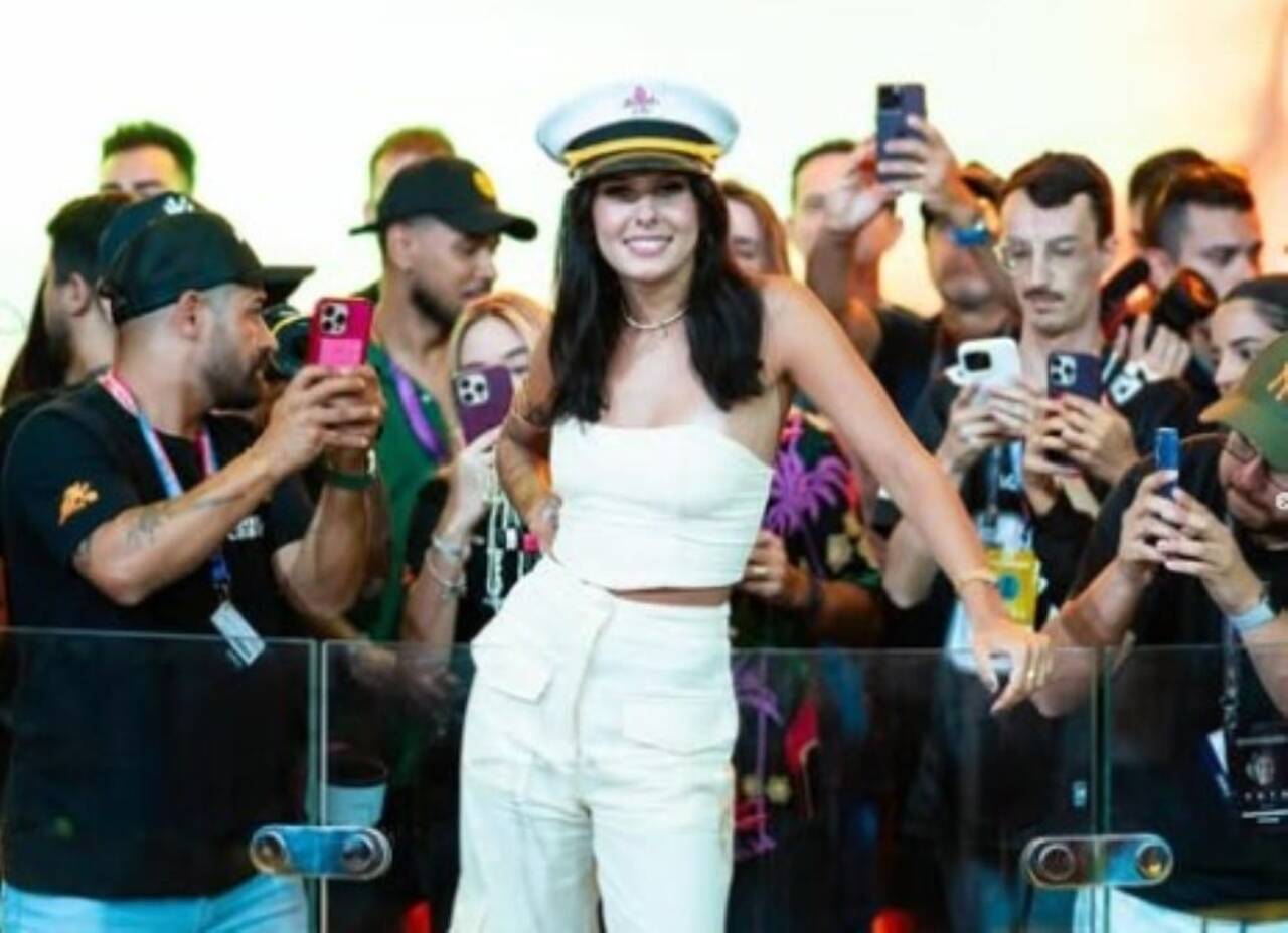 Ana Castela navio
