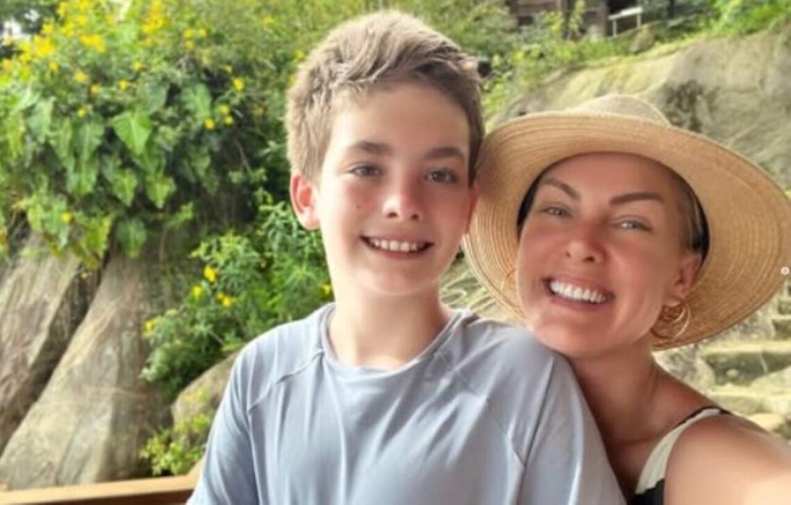 Ana Hickman e filho
