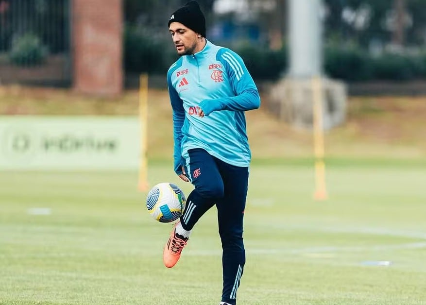 Arrascaeta treina na pré-temporada do Flamengo, nos EUA