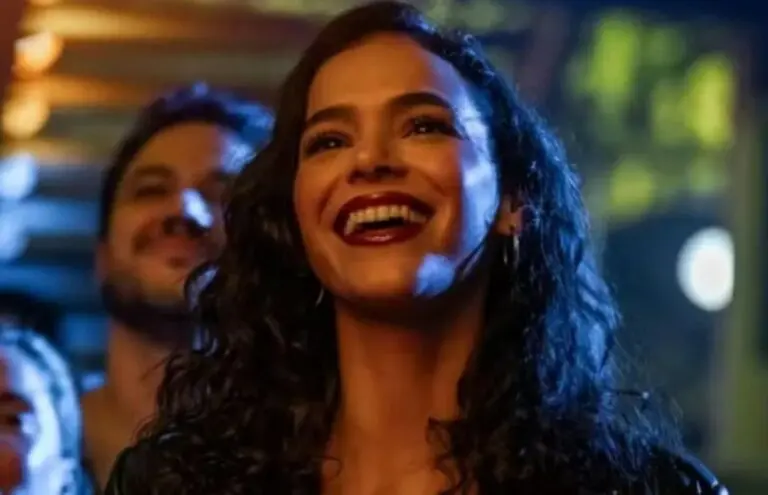 Bruna Marquezine - Vespera