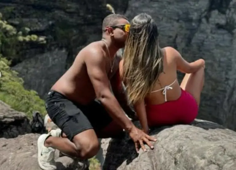 Davi Brito e Namorada