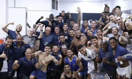 Equipe do Volta Redonda comemora 3 pontos contra o Botafogo, no Cariocão 25