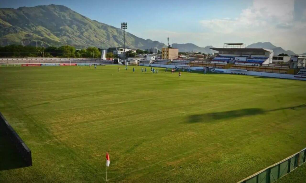 Fluminense inicia campanha no Campeonato Carioca de 2025 com estreia em Moça Bonita, devido à reforma do Maracanã