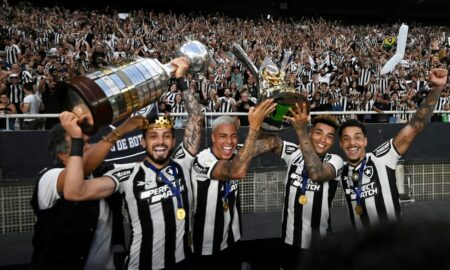 Jogadores do Botafogo comemorando titulos 2024