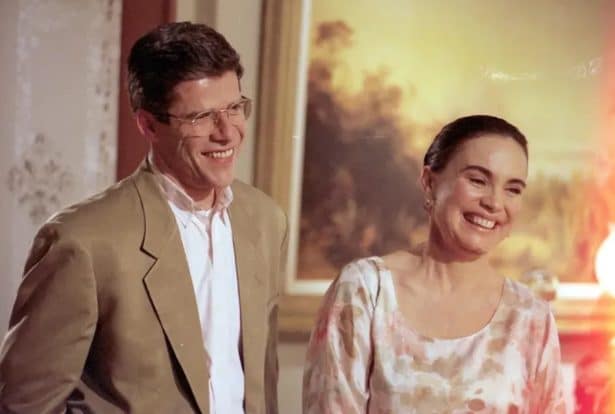 José Mayer e Regina Duarte vivem Carlos e Helena, o casal protagonista de História de Amor