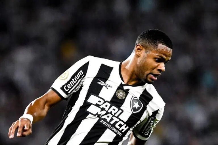 Atlético-MG está perto de oficializar a contratação de Júnior Santos por R$ 48,4 milhões após destaque na Libertadores 2024