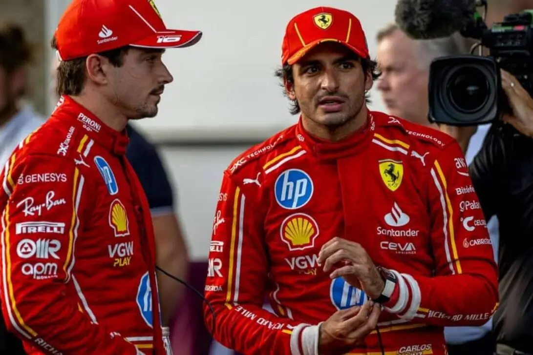 Carlos Sainz agradece Leclerc pelos ‘anos incríveis’ em despedida emocionante da Ferrari