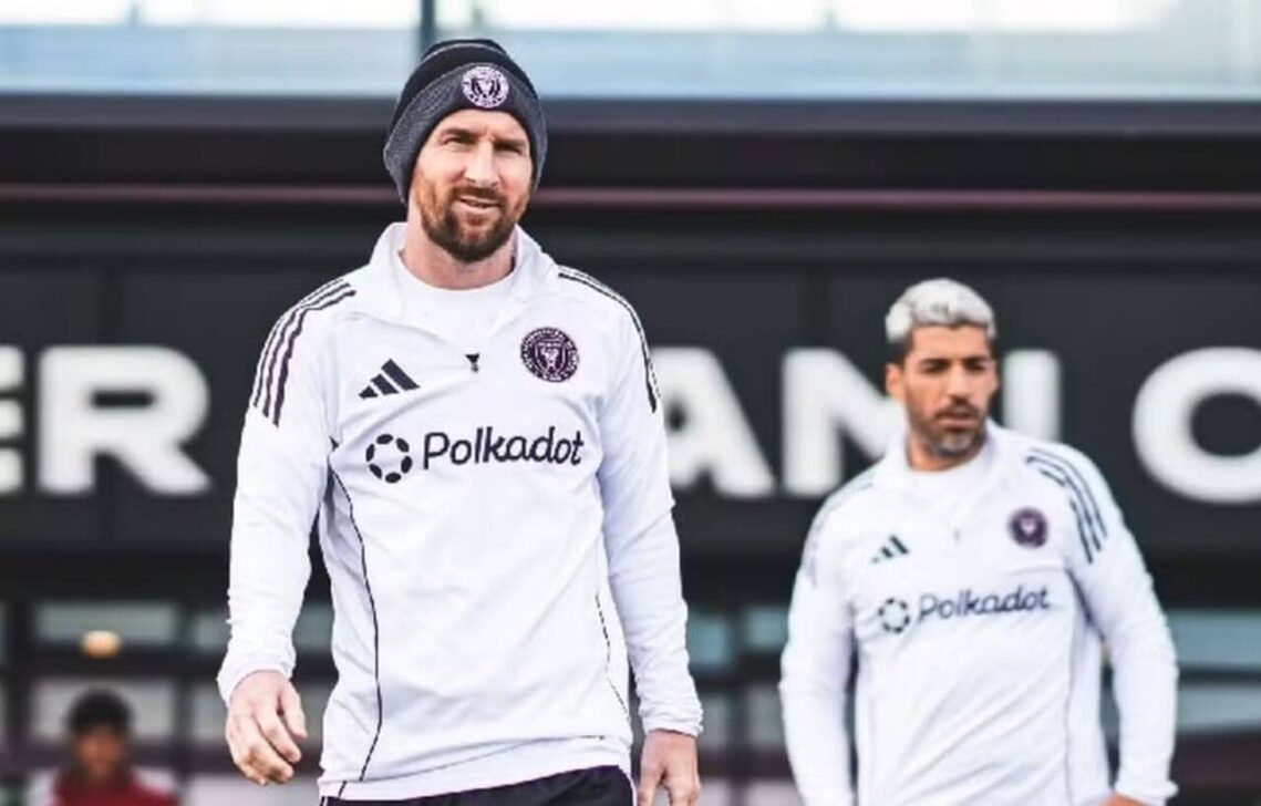 Lionel Messi e Luis Suárez na reapresentação do Inter Miami para a temporada 2025