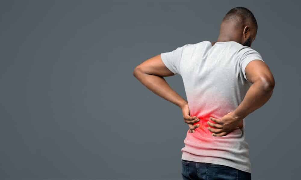 Dor nas costas: o que está por trás do problema e quando ir ao médico?