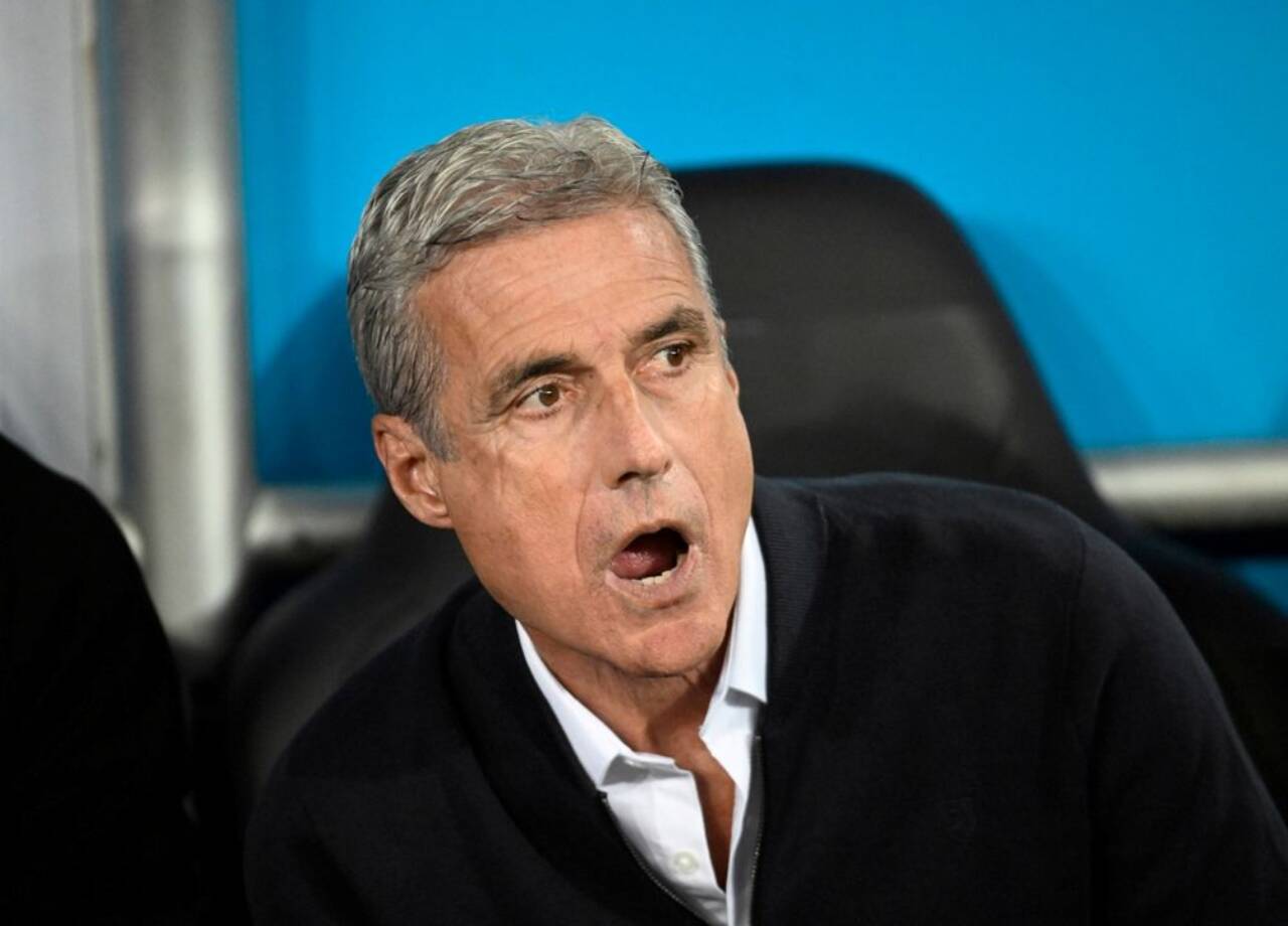 Cruzeiro avalia Luís Castro, mas técnico não prioriza retorno ao Brasil e mantém postura cautelosa
