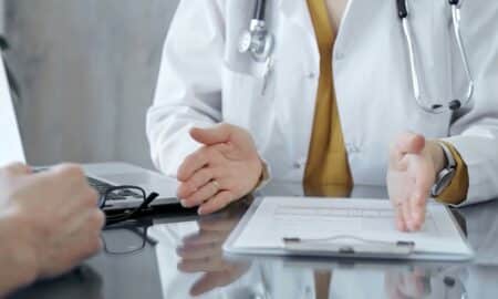 médico