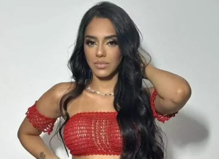 Mirella Santos