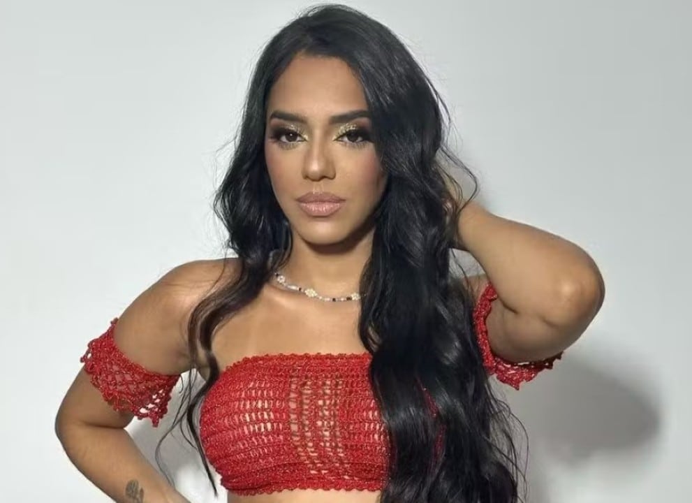 Mirella Santos