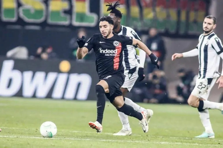 Omar Marmoush, camisa 7 do Eintracht Frankfurt