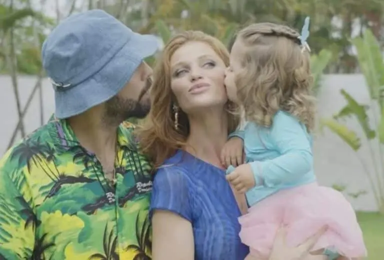 Pedro Scooby, Cintia Dicker e filha