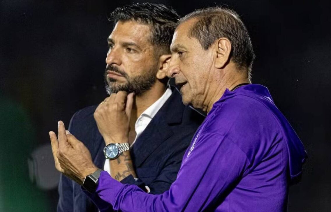Ramón Díaz e o filho Emiliano comandam o Corinthians