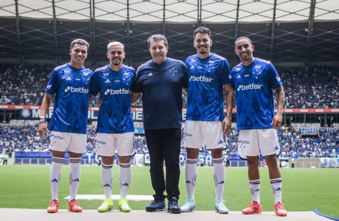 Rodriguinho, Fagner, Pedro Lourenço, Eduardo e Christian; Cruzeiro