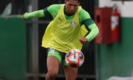 Rony Treinando com o Palmeiras