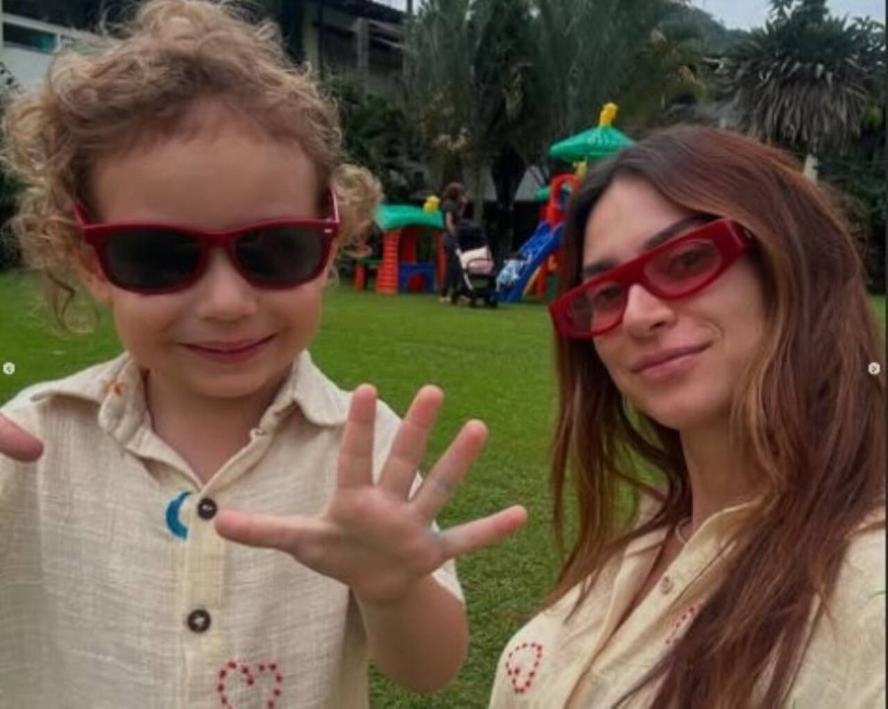 Thaila Ayla e filho