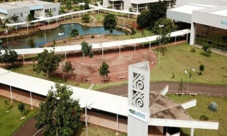UEMS oferece 708 vagas gratuitas em 38 cursos com inscrições até 15 de janeiro