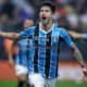 Villasanti é destaque e capitão do Grêmio