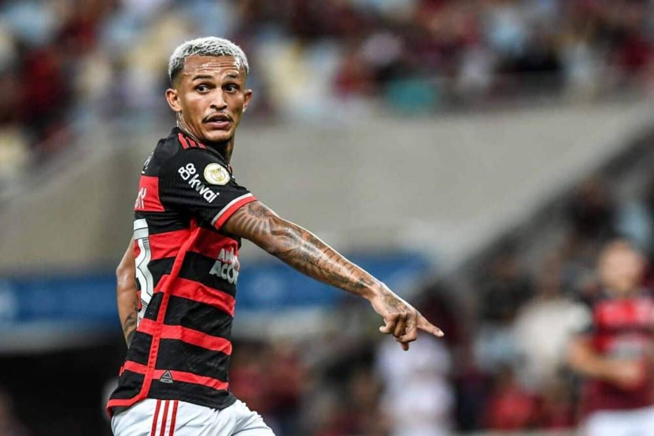 Flamengo mantém Wesley e recusa proposta de R$ 151 milhões do Zenit à espera de valorização maior