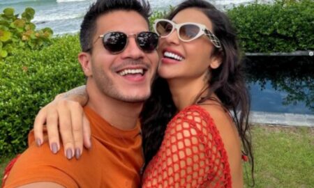 Arthur Aguiar e namorada