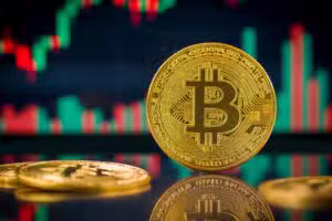 Bitcoin sobe para máxima de três meses com fluxo de US$ 1,97 bilhão em ETFs